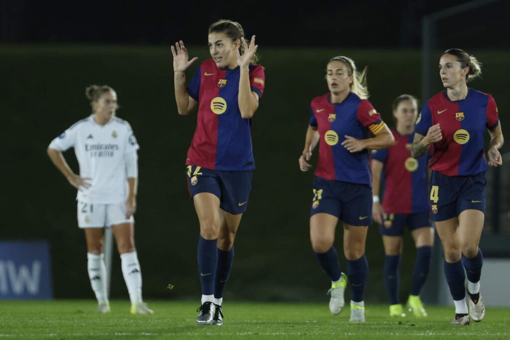 El FC Barcelona arrasa al Real Madrid Fem. con un contundente 0-4 en el clásico