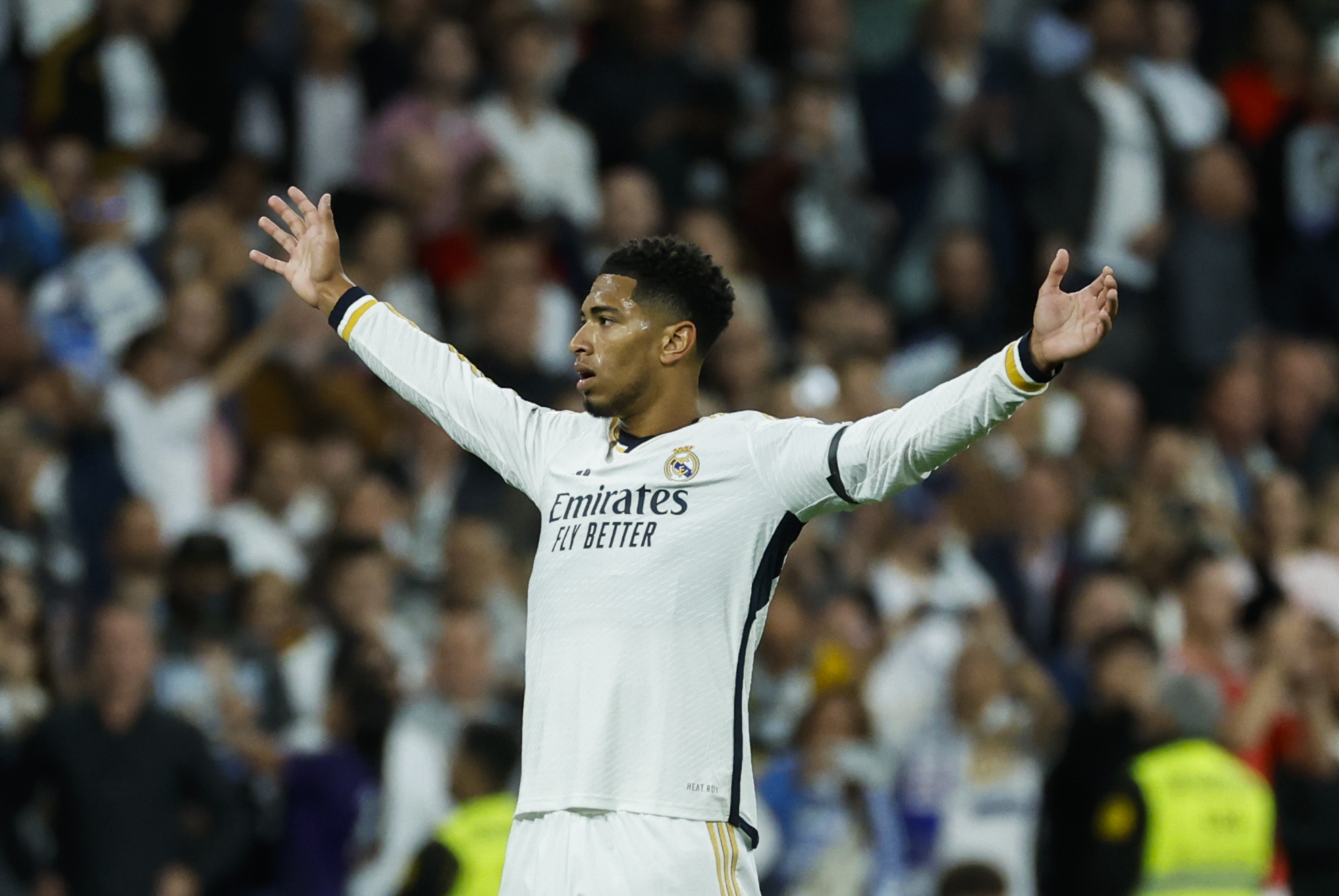 Jude Bellingham marca antes del descanso y da ventaja al Real Madrid