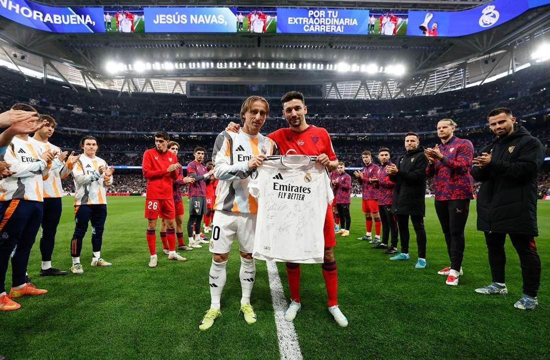 Real Madrid vence a Sevilla 4-2 en un emocionante partido lleno de goles