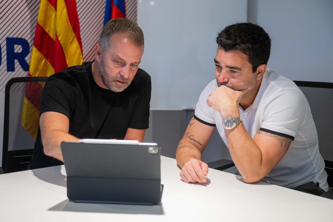 Hansi Flick celebra el desempeño de Decom en el FC Barcelona