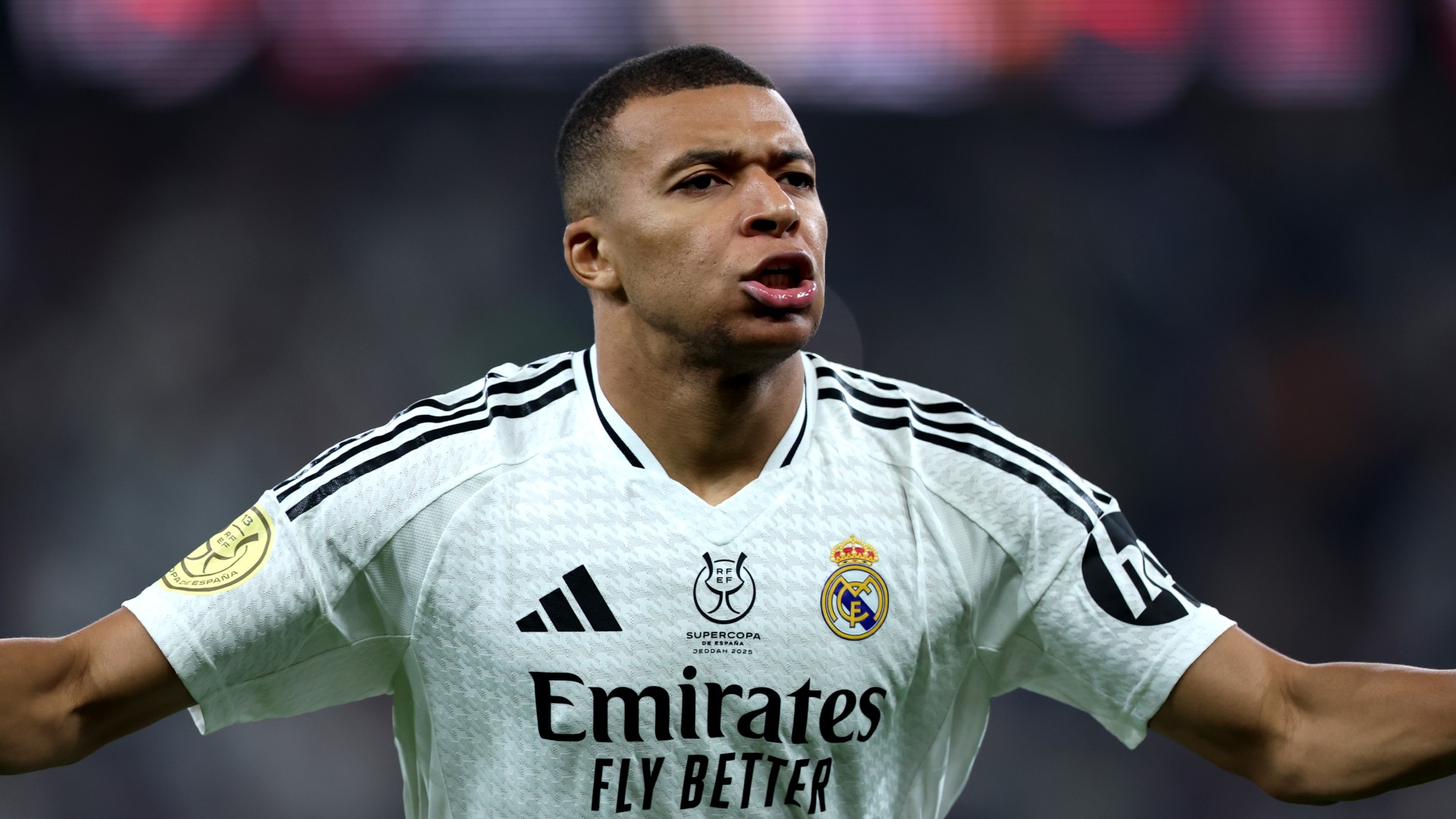 Kylian Mbappé marca la diferencia en la Supercopa: Real Madrid supera al Barcelona