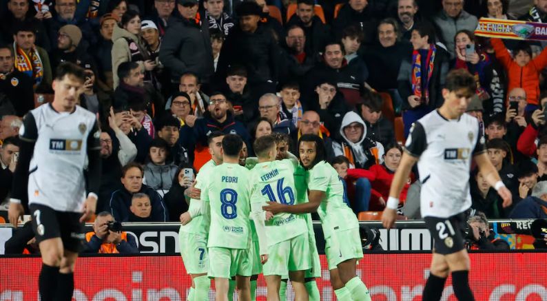 Barcelona avanza a semifinales de la Copa del Rey tras un brillante triunfo sobre Valencia