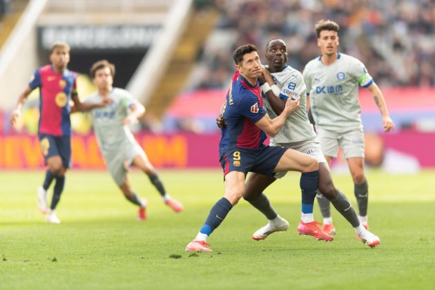 Barcelona se impone al Alavés y se acerca al título de La Liga