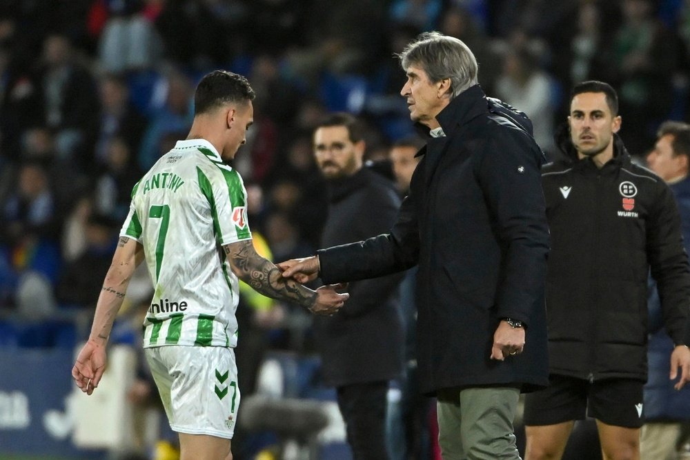 El interés del Manchester United en Antonio: Revelaciones de su compañero en el Betis