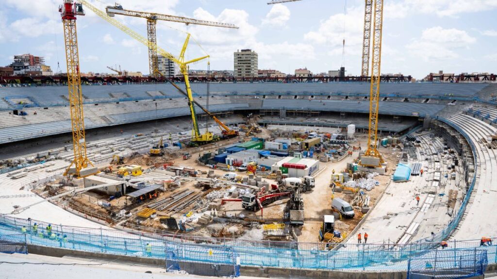 Barcelona decide no impulsar el regreso del Camp Nou para la próxima temporada