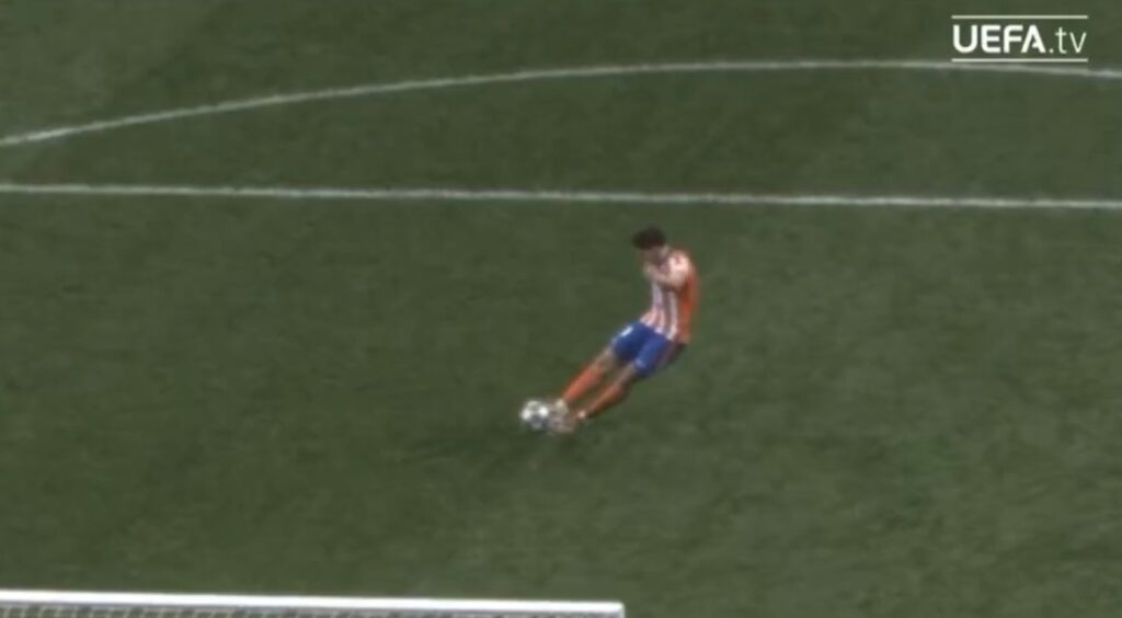La controversia de la penalización a Julián Álvarez: Análisis y video de la UEFA