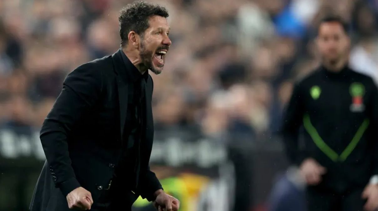 Simeone duda sobre dos posiciones clave en el Atlético de Madrid para enfrentar al Real Madrid