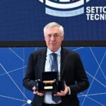 Carlo Ancelotti recibe el «Panchina D’Oro Speciale» en reconocimiento a su trayectoria en el fútbol