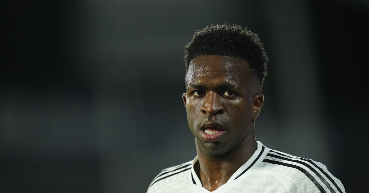 Vinicius niega acuerdo cercano con el Real Madrid según informes