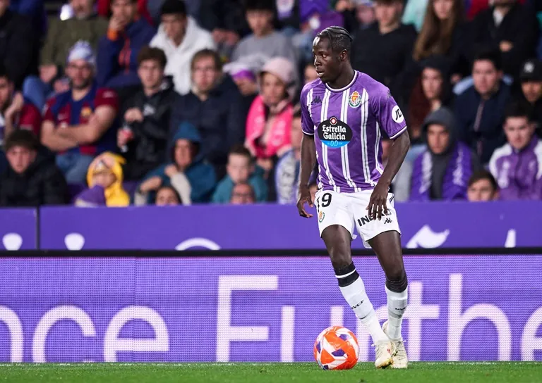 Claro, aquí tienes el título en el formato solicitado:
Real Valladolid VS Alavés 18/05/2025: apuestas y pronósticos de LaLiga EA Sports
