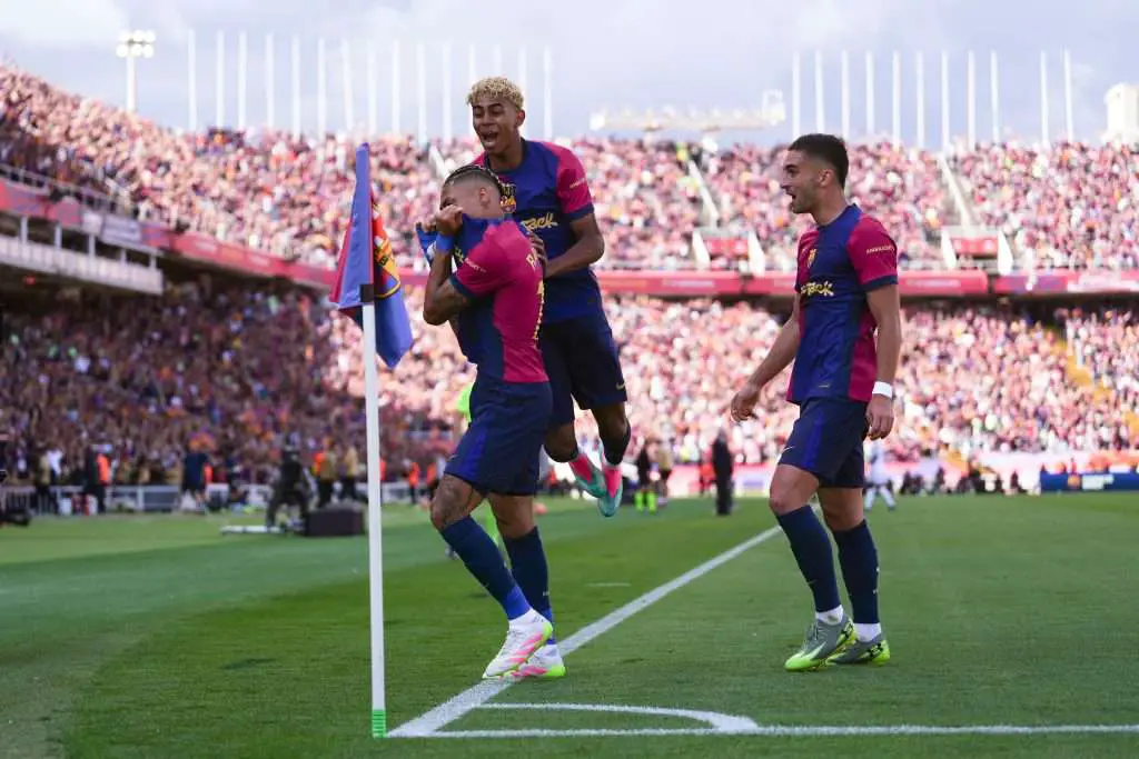 La estrella del Barcelona brilla con 3 asistencias en la primera mitad ante el Real Madrid