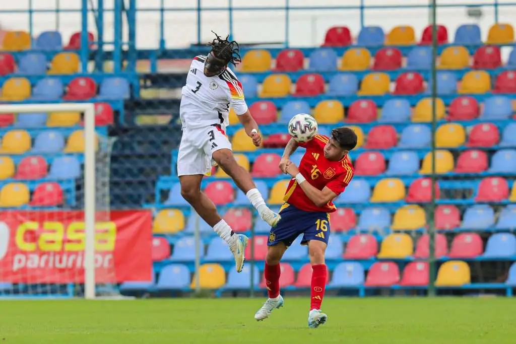 Barcelona y Real Madrid en la mira: el futuro de una estrella del Málaga en Inglaterra