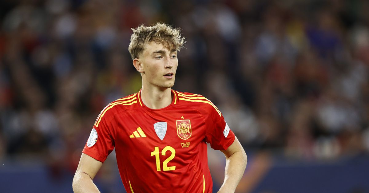 El entrenador de España destaca el talento de Dean Huijsen tras la emocionante victoria contra Francia