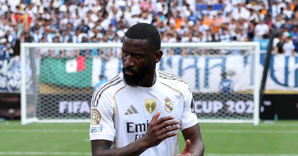 Real Madrid y Red Bull Salzburgo: Formaciones clave para la final de la Copa Mundial de Clubes 2025