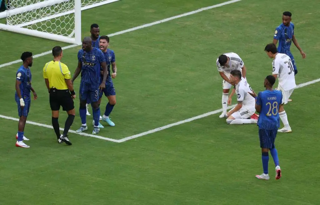 Xabi Alonso apoya a estrella del Real Madrid tras polémica eliminación ante Al-Hilal