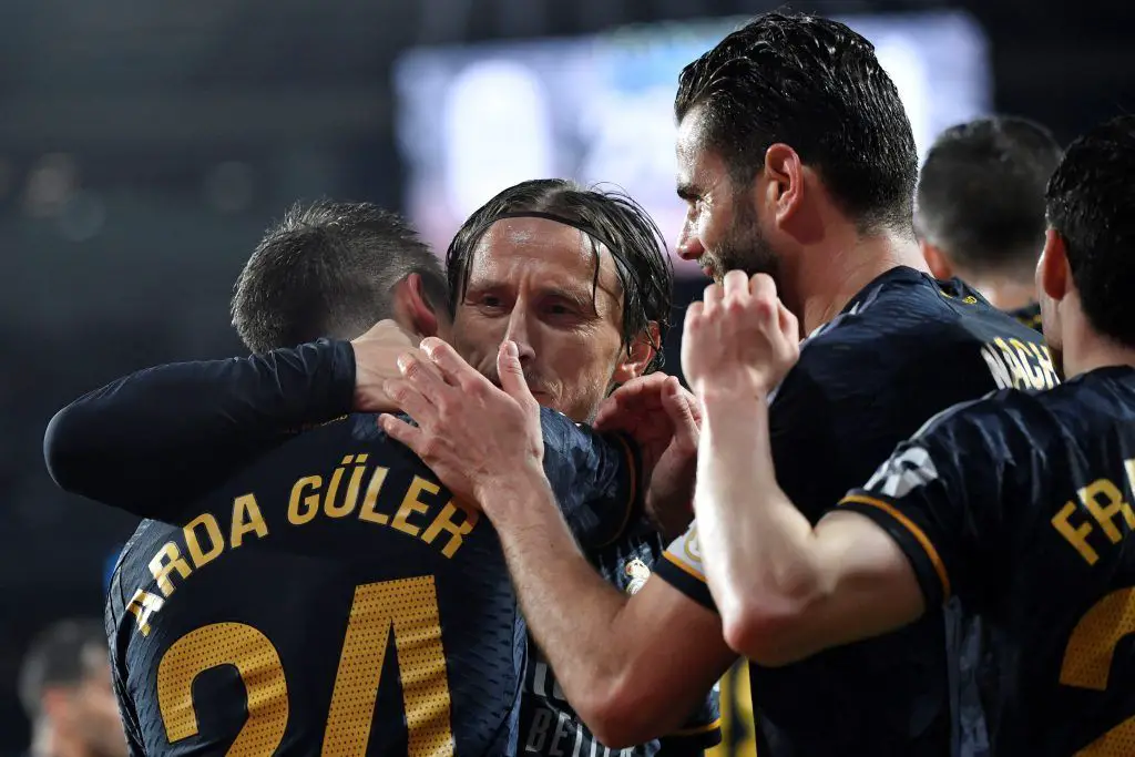 Luka Modrić comparte su sabiduría con el joven talento del Real Madrid, Arda Güler
